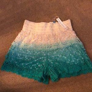 Cream/teal ombré crochet shorts